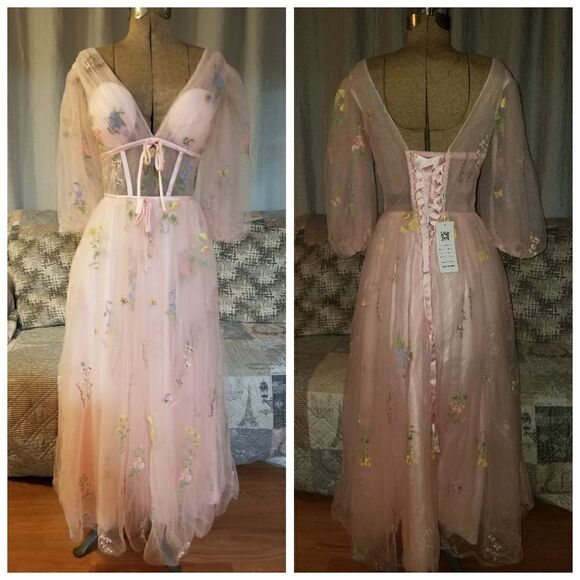 Pastel Castle Corset Gown NWT SIZE 6 - Picture 16 of 17